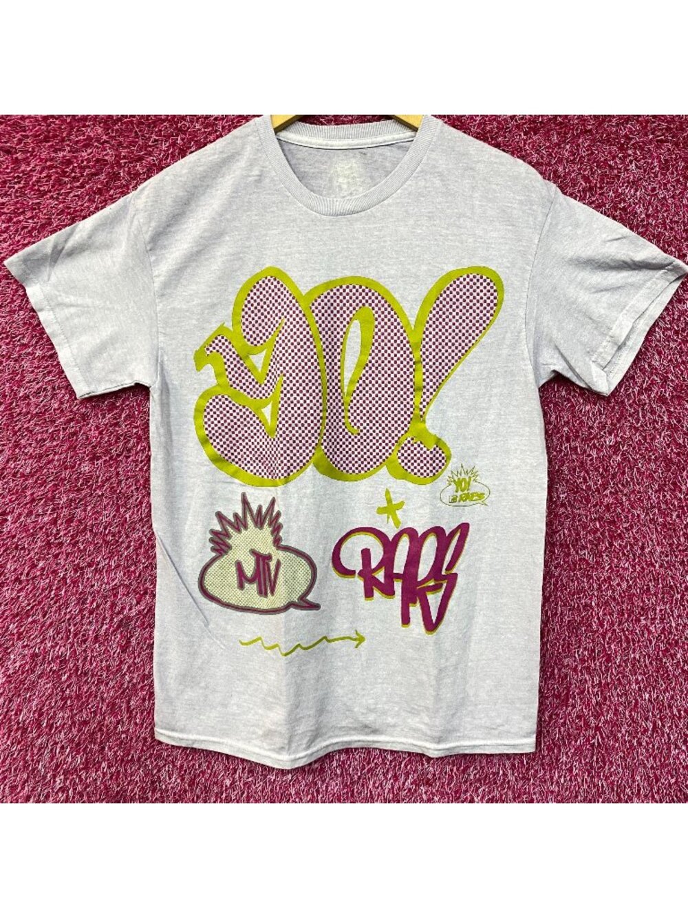 MTV 90's Graffiti Pop Art Poster T-Shirt Small